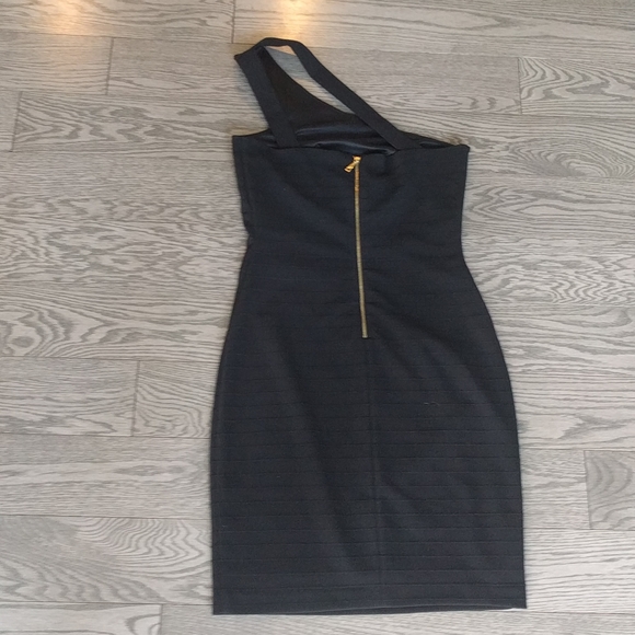 Guess beautiful black dress 🌼🎆🍀 - Picture 11 of 12